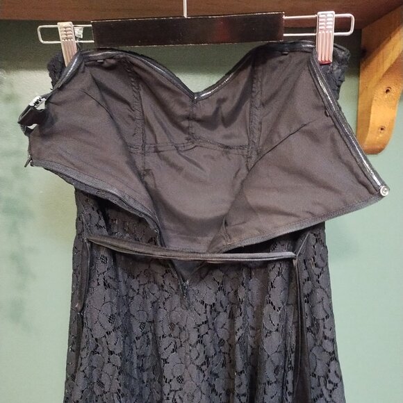 H&M | Strapless Lace Dress - Picture 4 of 6